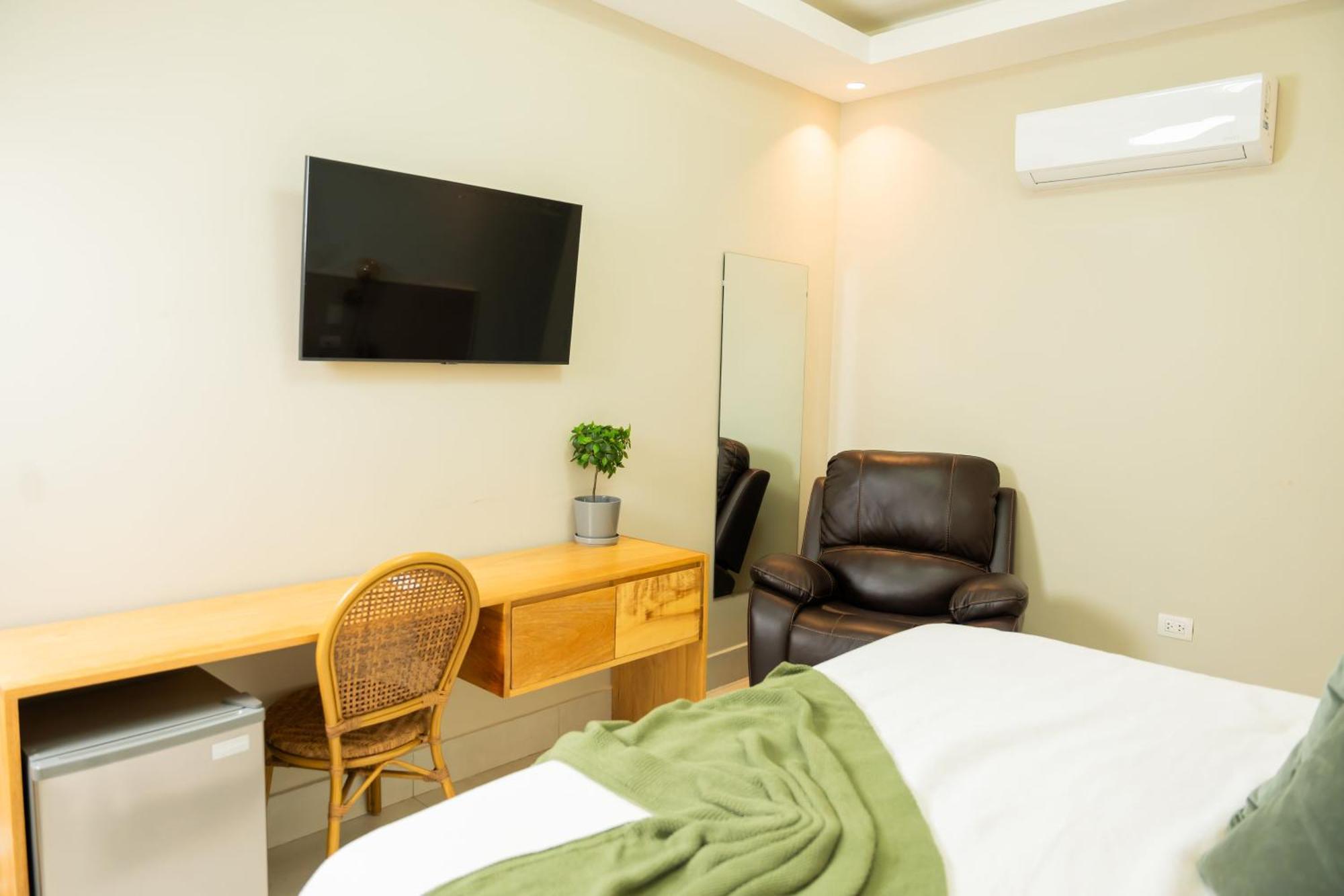 Hotel Stay Here Suites Santo Domingo Esterno foto