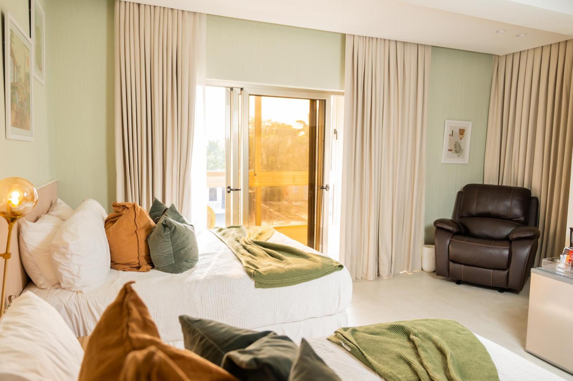 Hotel Stay Here Suites Santo Domingo Esterno foto