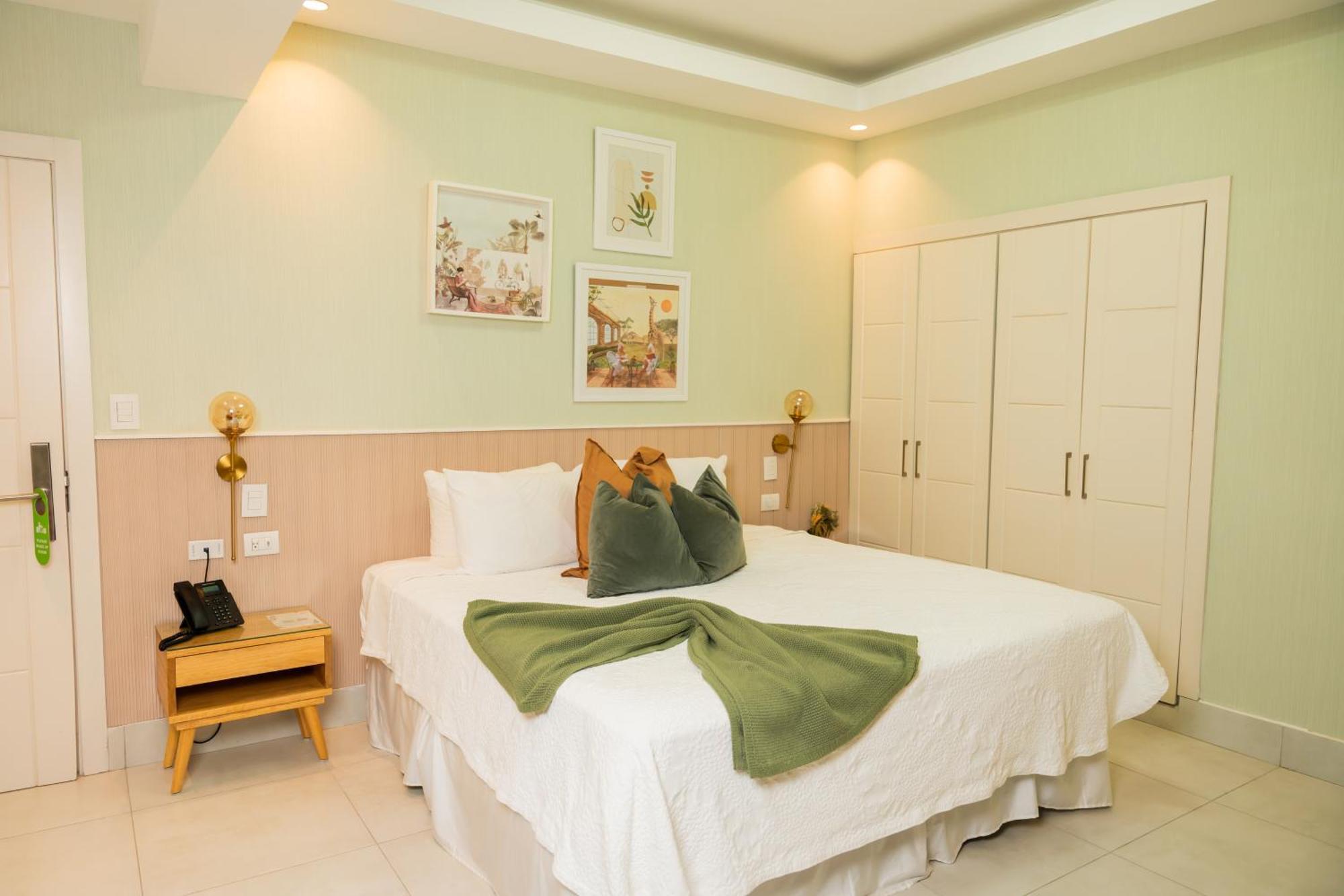 Hotel Stay Here Suites Santo Domingo Esterno foto