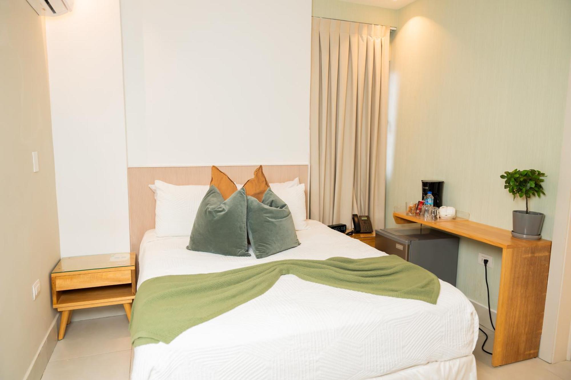 Hotel Stay Here Suites Santo Domingo Esterno foto