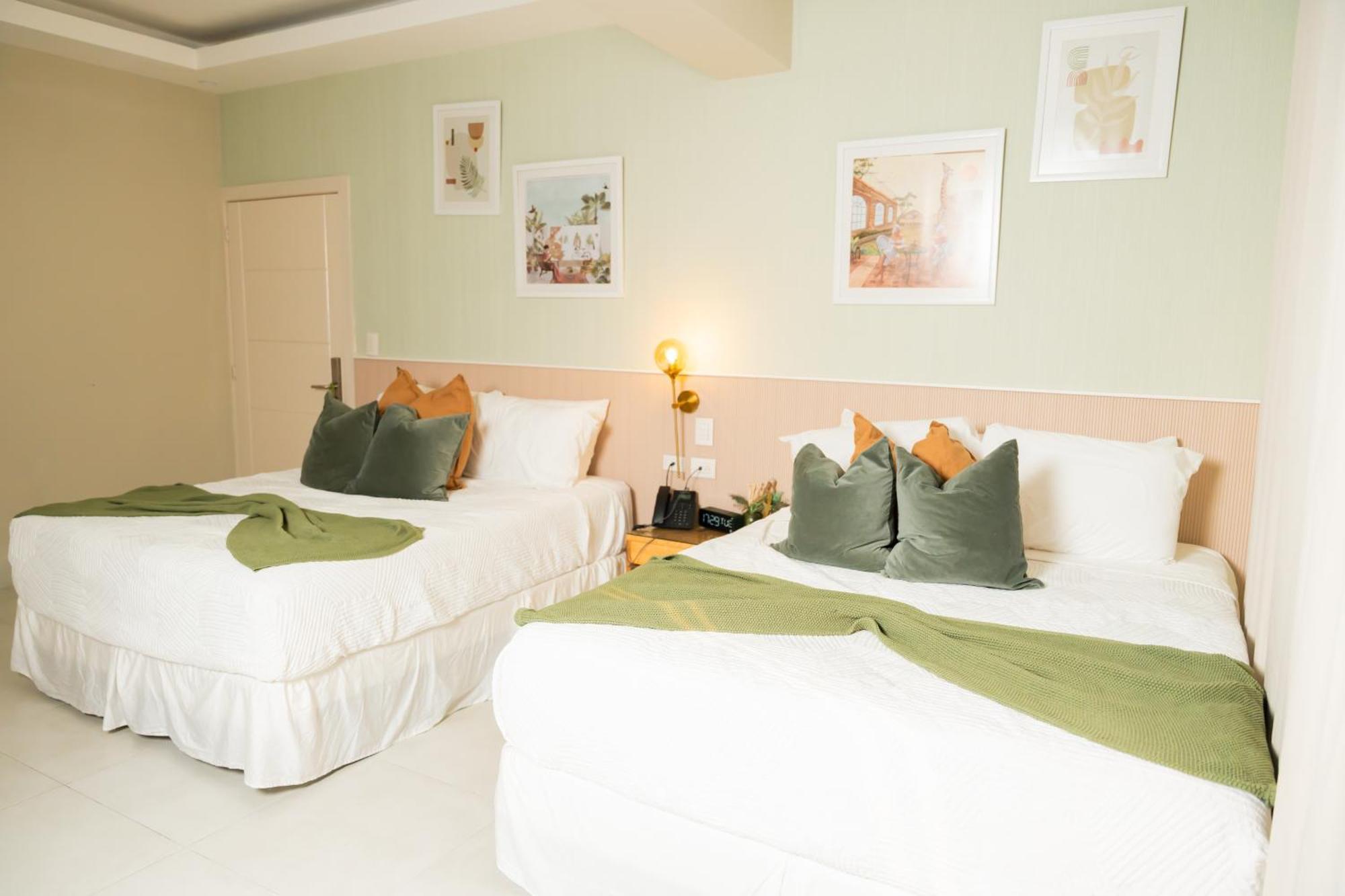 Hotel Stay Here Suites Santo Domingo Esterno foto