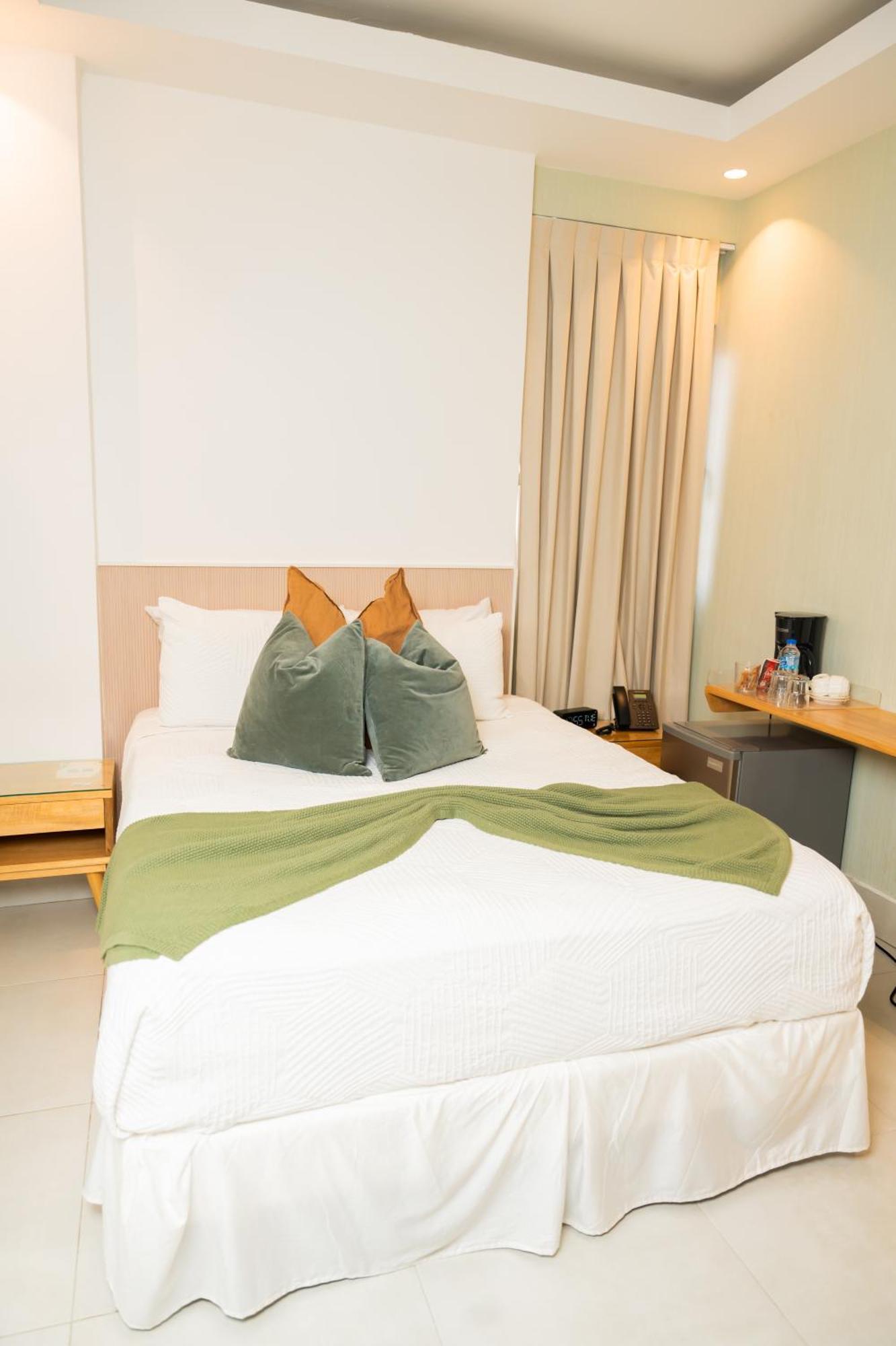Hotel Stay Here Suites Santo Domingo Esterno foto