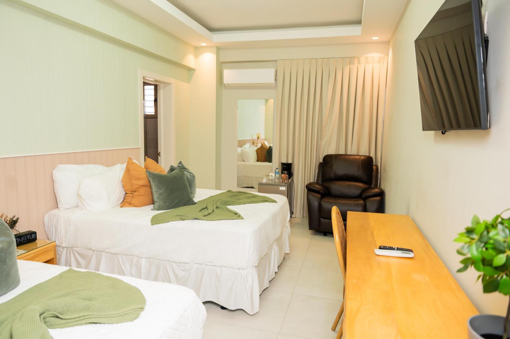 Hotel Stay Here Suites Santo Domingo Esterno foto