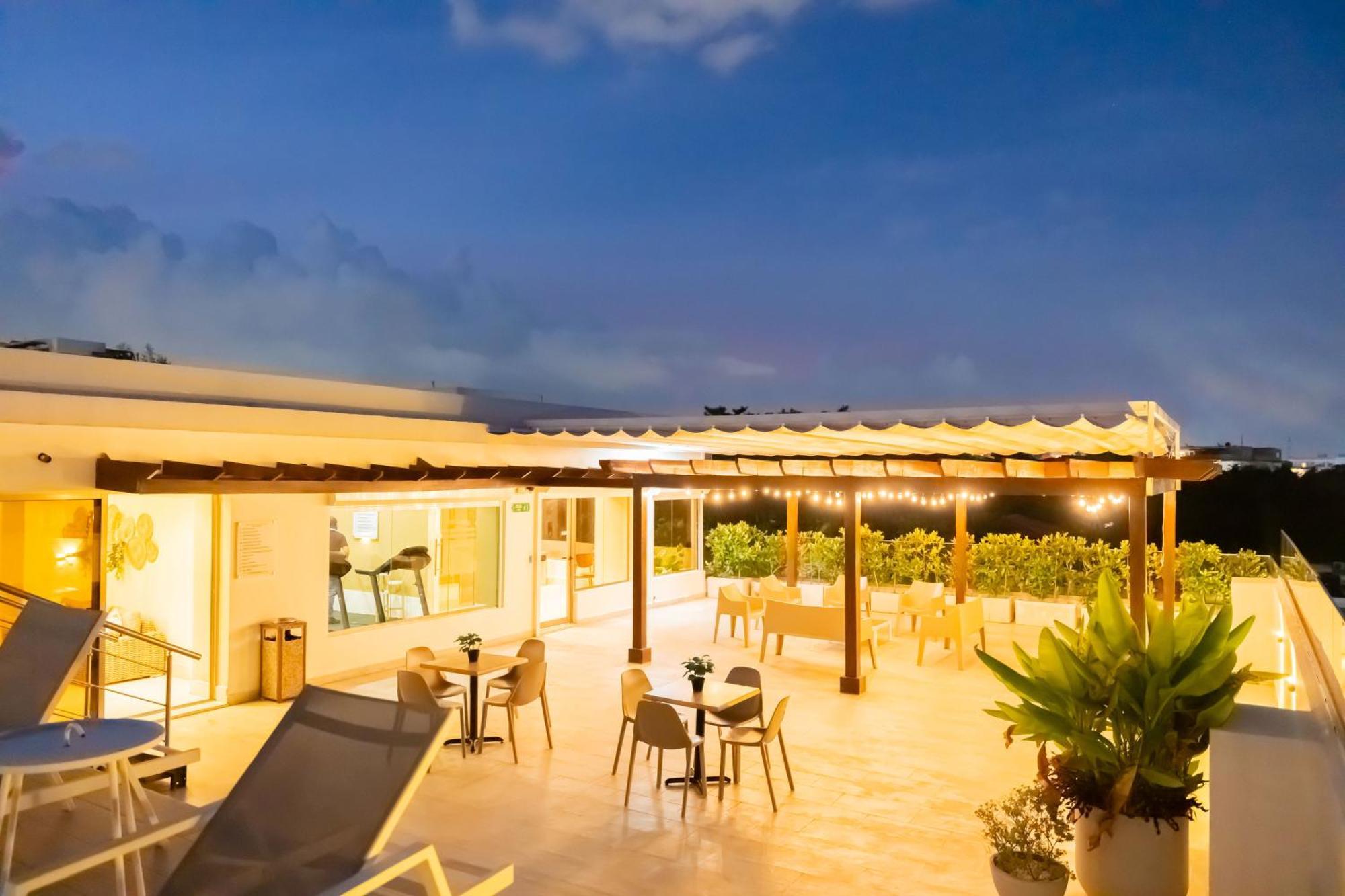 Hotel Stay Here Suites Santo Domingo Esterno foto
